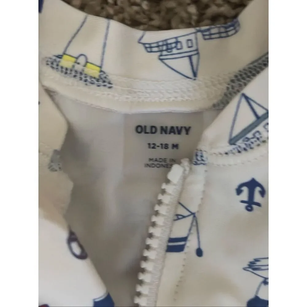 ❤️Old Navy Baby Long Sleeve Rash Guard Swimsuit